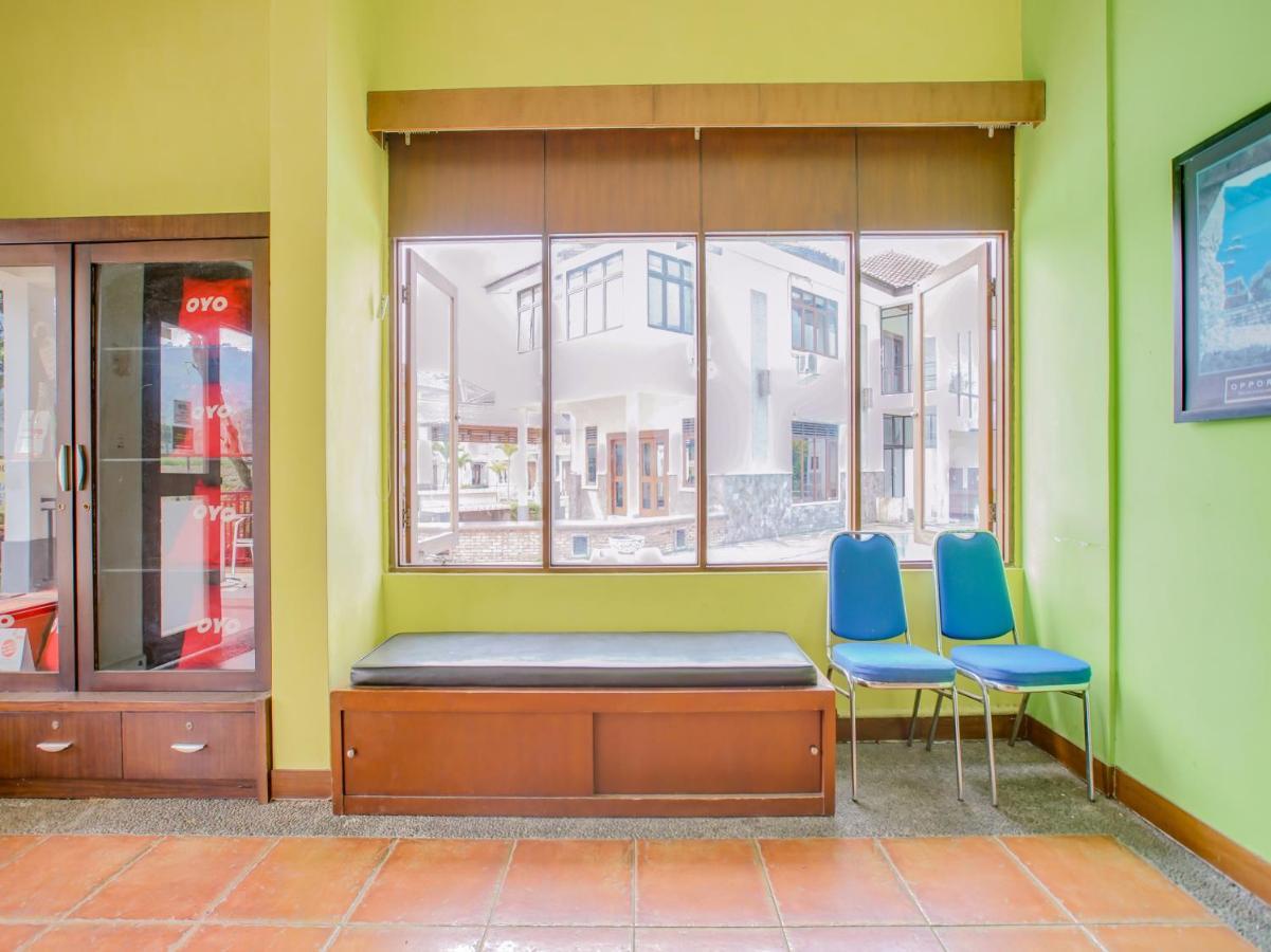 OYO 3896 Villa Pesona Wisata Puncak Cianjur Esterno foto